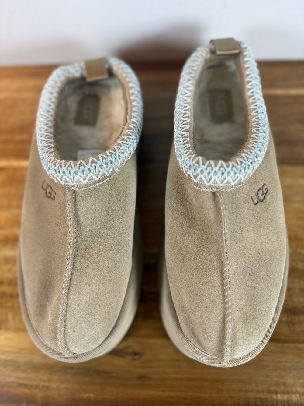 UGG Tazz Platform Slippers Tan Suede Size 8